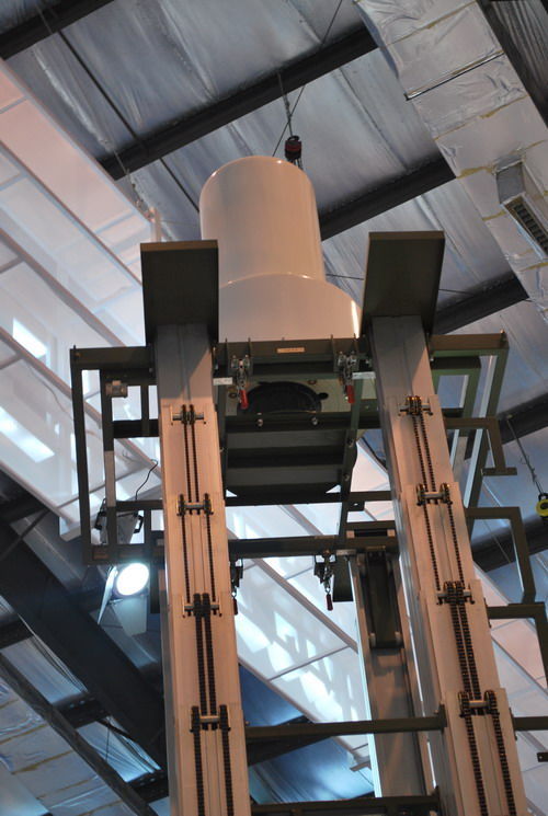 國(guó)產(chǎn)電磁環(huán)境監(jiān)測(cè)車 守護(hù)無形空間的“電波哨兵”